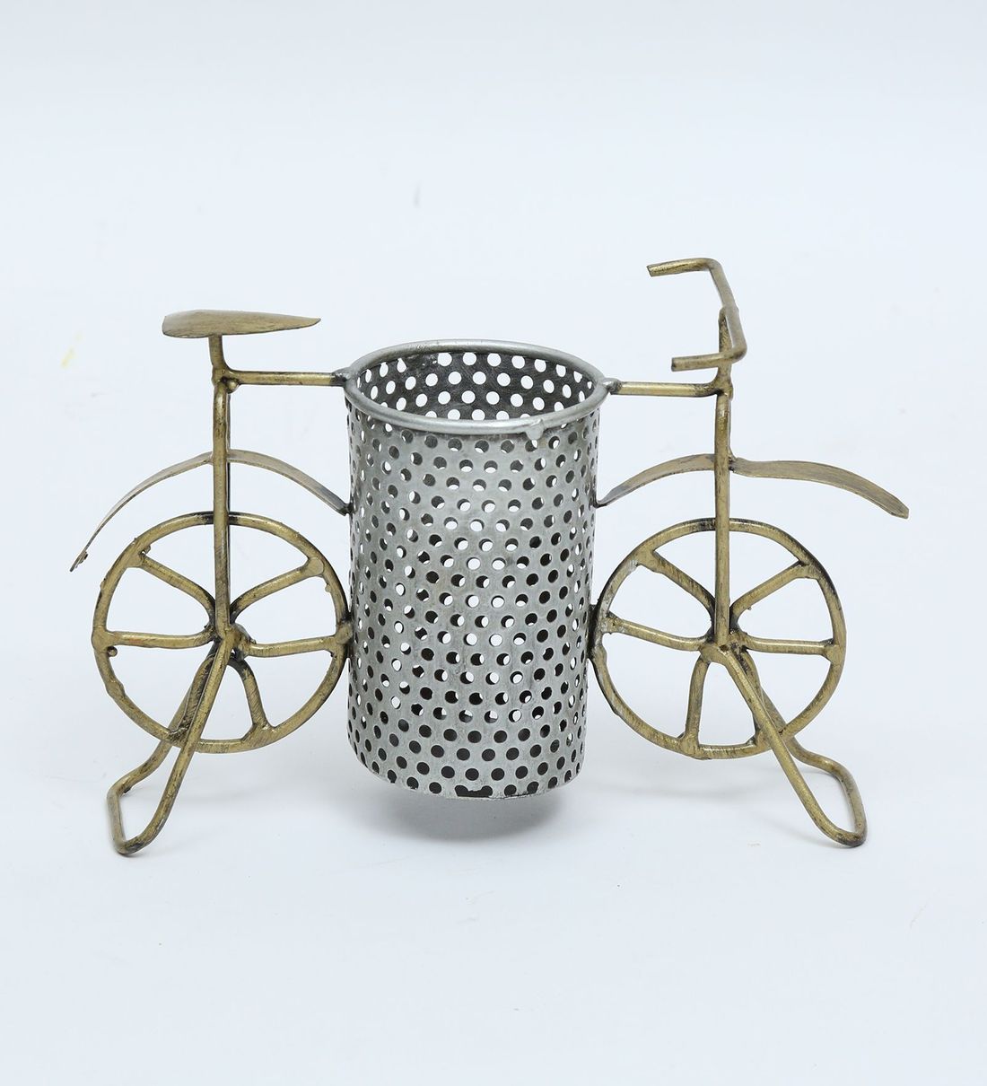 Cycle pen stand table decor