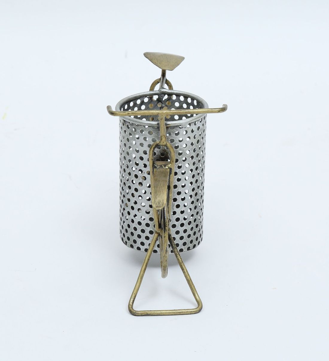 Cycle pen stand table decor