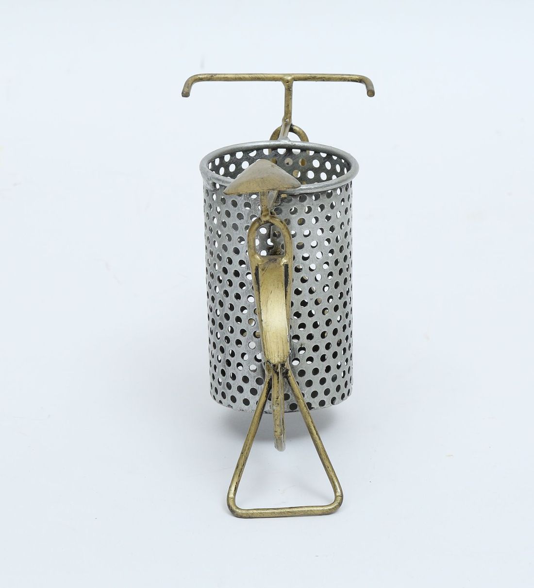Cycle pen stand table decor